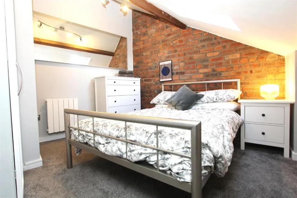 Large New-York Style Penthouse Apartment In Leeds City Centre With Contactless Check In ภายนอก รูปภาพ